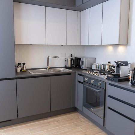Colosseo Brightful Apartment With Rooftop Рим Екстериор снимка