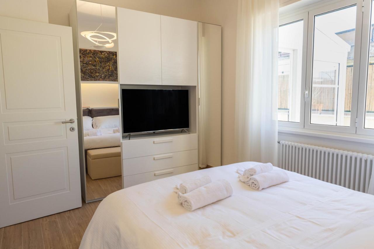 Colosseo Brightful Apartment With Rooftop Рим Екстериор снимка