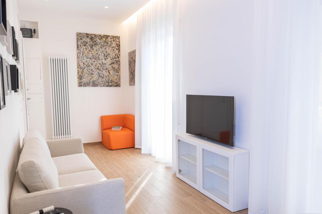 Colosseo Brightful Apartment With Rooftop Рим Екстериор снимка
