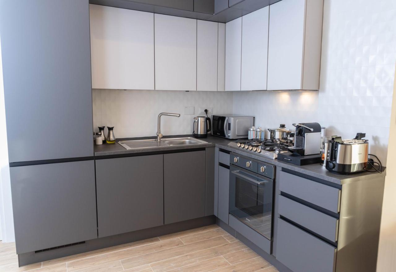 Colosseo Brightful Apartment With Rooftop Рим Екстериор снимка