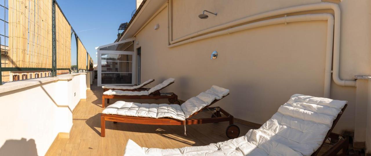 Colosseo Brightful Apartment With Rooftop Рим Екстериор снимка