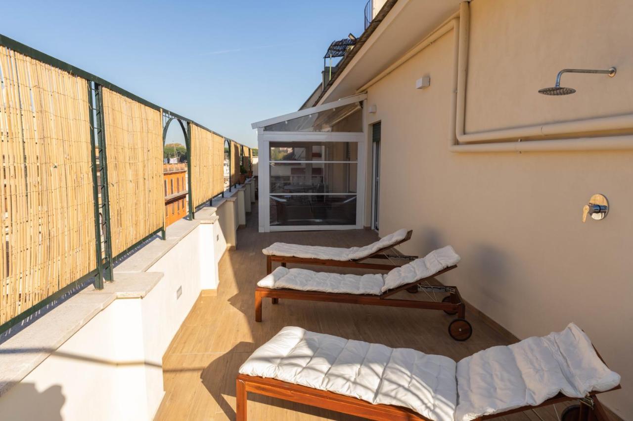 Colosseo Brightful Apartment With Rooftop Рим Екстериор снимка