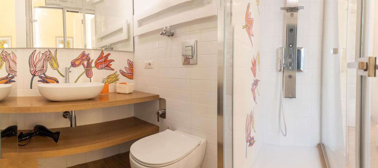 Colosseo Brightful Apartment With Rooftop Рим Екстериор снимка