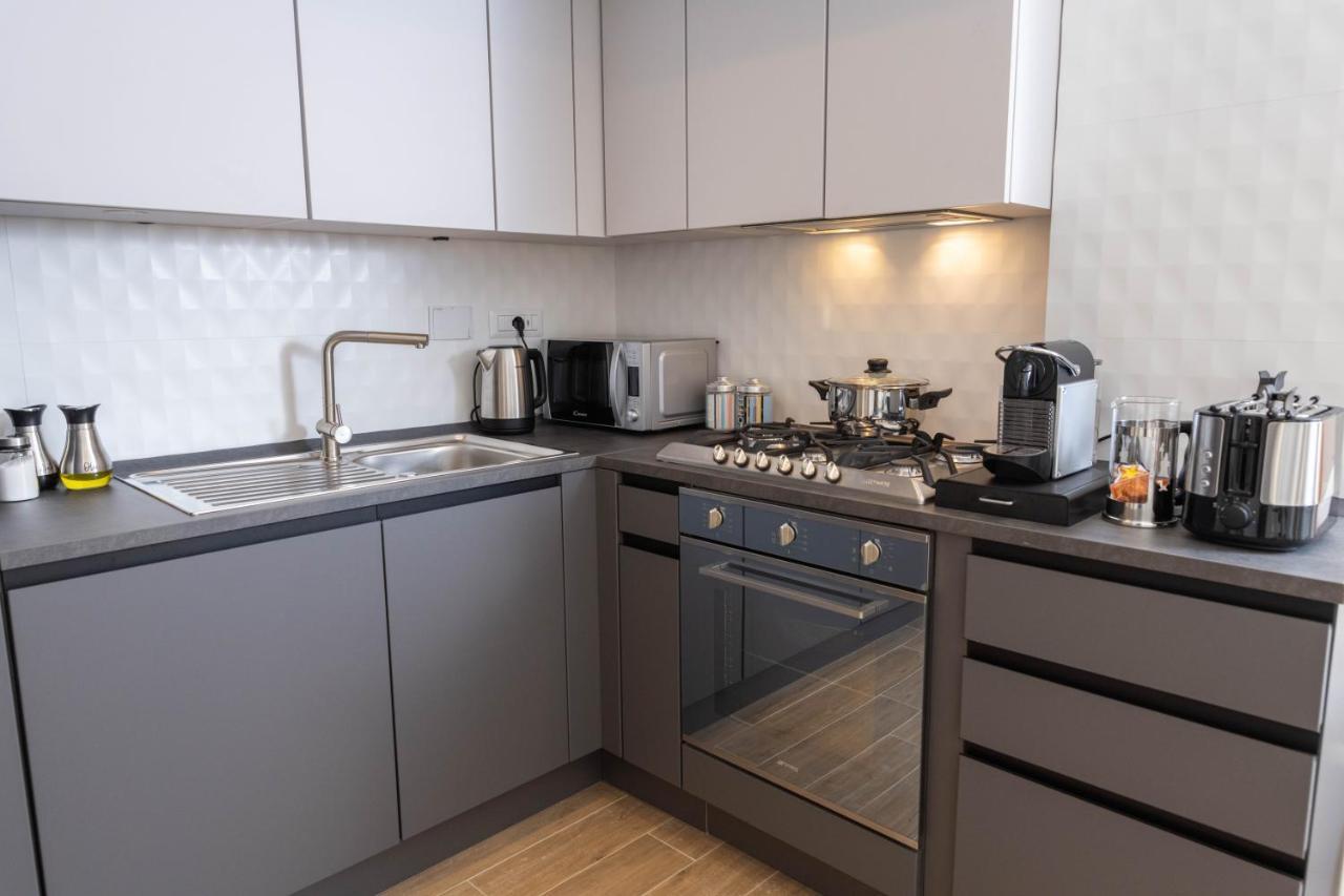 Colosseo Brightful Apartment With Rooftop Рим Екстериор снимка