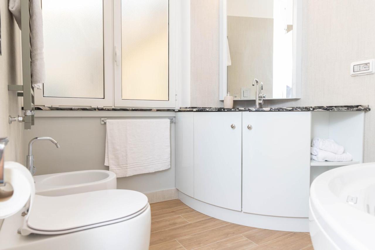 Colosseo Brightful Apartment With Rooftop Рим Екстериор снимка