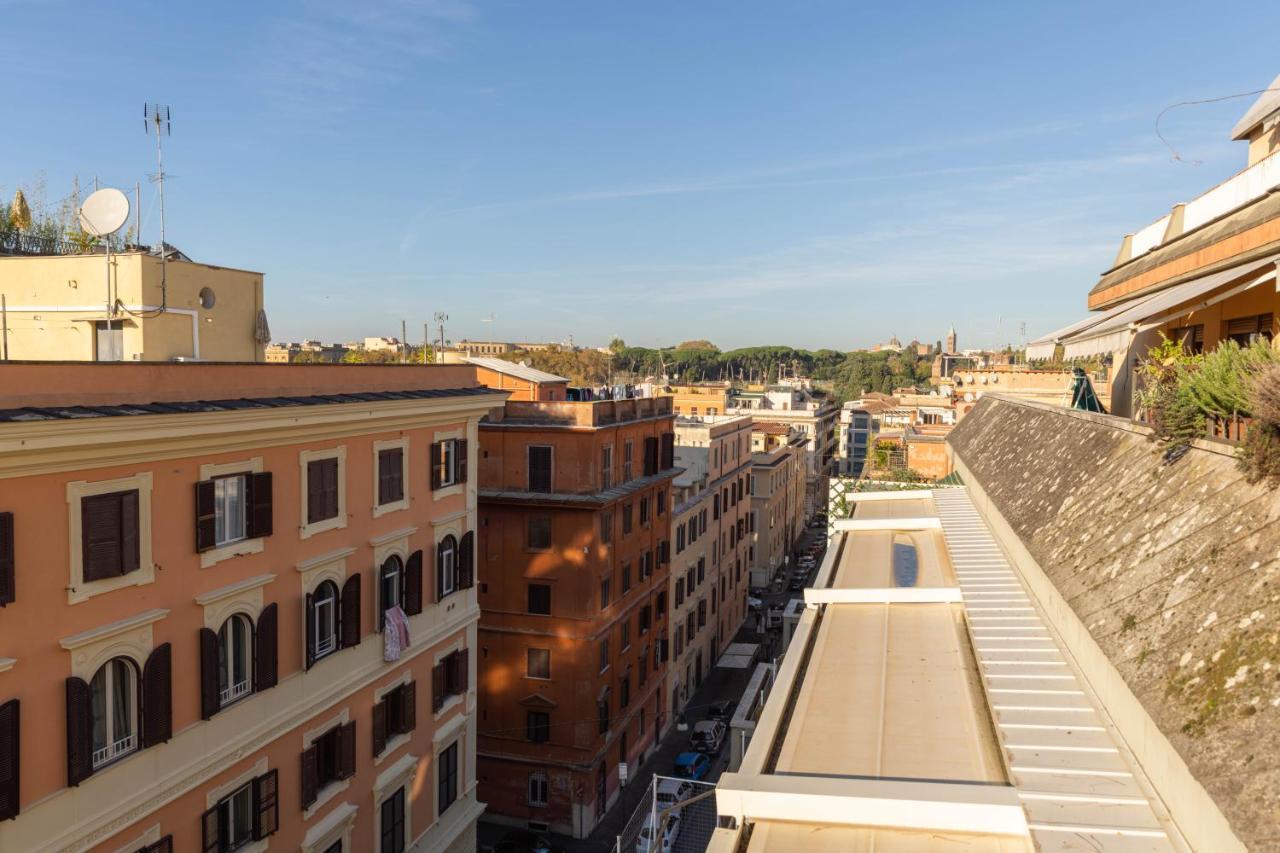 Colosseo Brightful Apartment With Rooftop Рим Екстериор снимка