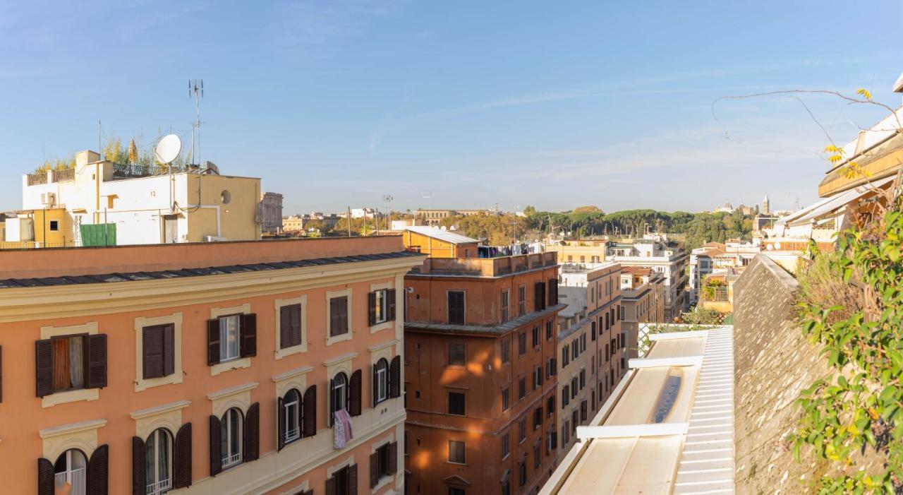Colosseo Brightful Apartment With Rooftop Рим Екстериор снимка